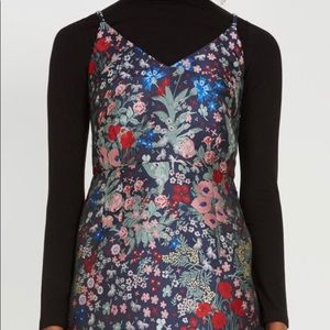 NWOT STUNNING FLOWER DRESS 🌸